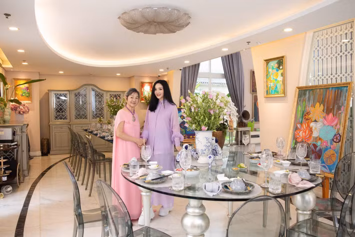 Giáng My luôn biết ơn mẹ khi bà cũng yêu thương, quan tâm các bạn của nàng hậu.