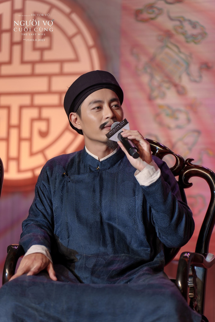 Trong phim, Quốc Huy vào vai quan Kiên – người được quan Án Sát phái đến làng Cua Ngộp để điều tra vụ án mất tích bí ẩn. Nhân vật xuất hiện ở nửa sau thời lượng phim nhưng giữ vai trò then chốt, góp phần tháo gỡ các nút thắt và bi kịch của câu chuyện.