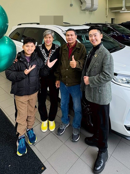 Thanh Duy cảm ơn bố mẹ vợ đã không ngại quãng đường xa để sang Canada giúp đỡ, yêu thương các cháu ngoại. Ảnh: FB Diễm Hương.