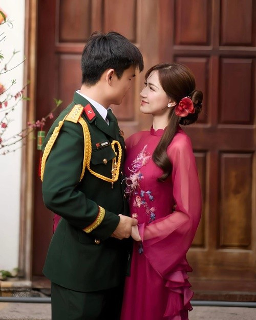 Giọng ca sinh năm 1995 cho biết đoạn clip chỉ là một khoảnh khắc đời thường vui vẻ của gia đình. Cô đăng tải vì trong điện thoại còn nhiều video nên muốn “xả bớt bộ nhớ”. Ảnh: Vietnamnet.