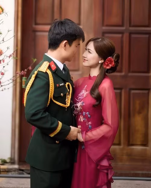 Giọng ca sinh năm 1995 cho biết đoạn clip chỉ là một khoảnh khắc đời thường vui vẻ của gia đình. Cô đăng tải vì trong điện thoại còn nhiều video nên muốn “xả bớt bộ nhớ”. Ảnh: Vietnamnet.