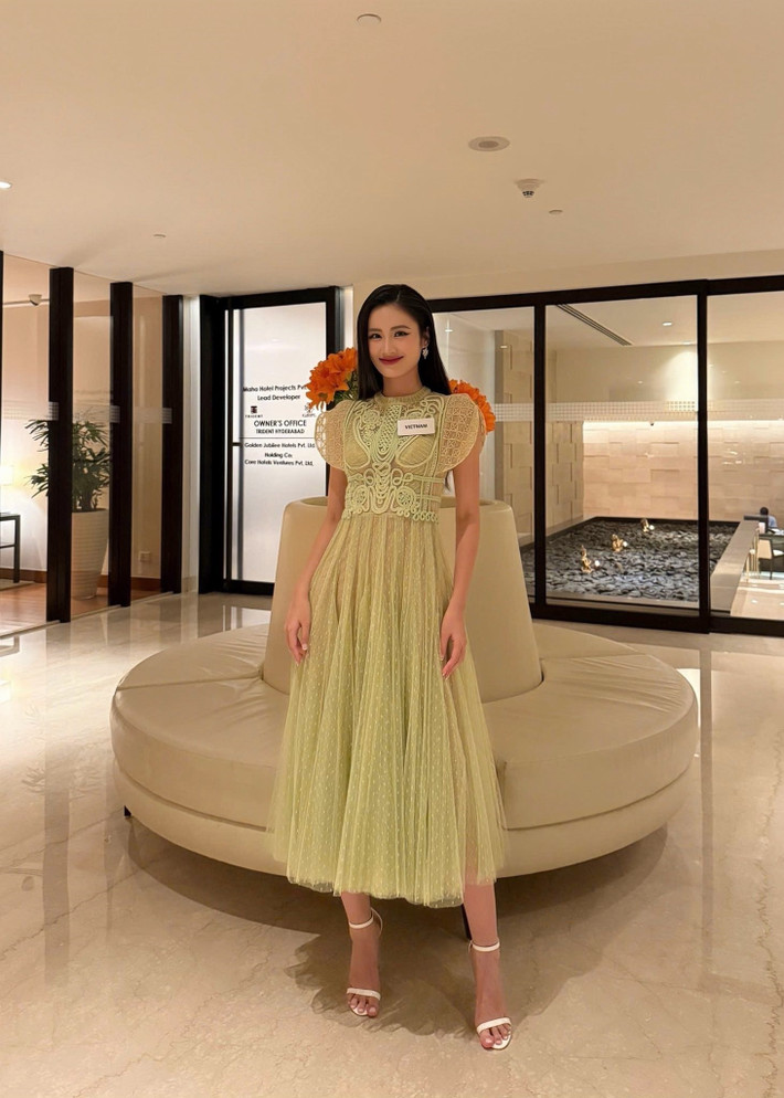 Đêm chung kết Miss World lần thứ 72 dự kiến diễn ra vào ngày 31/5. Ban giám khảo sẽ chọn ra Top 40 theo 4 vùng lục địa, sau đó tiếp tục quyết định Top 20, Top 8 và Top 4. Mỗi vùng lục địa sẽ có một người đẹp chiến thắng, sau đó tranh các vị trí Hoa hậu và 3 Á hậu. Ảnh: FB Ý Nhi.