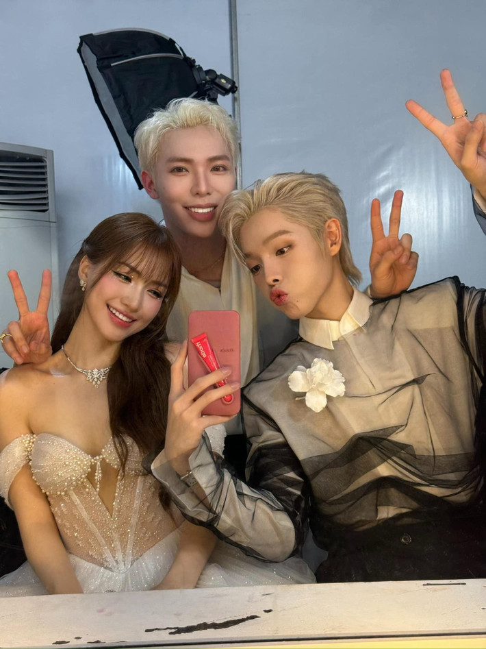 Erik chia sẻ trên Vietnamnet, nhóm như 3 chị em ruột, đi đâu làm gì cũng nghĩ đến nhau. Ảnh: FB Đức Phúc.