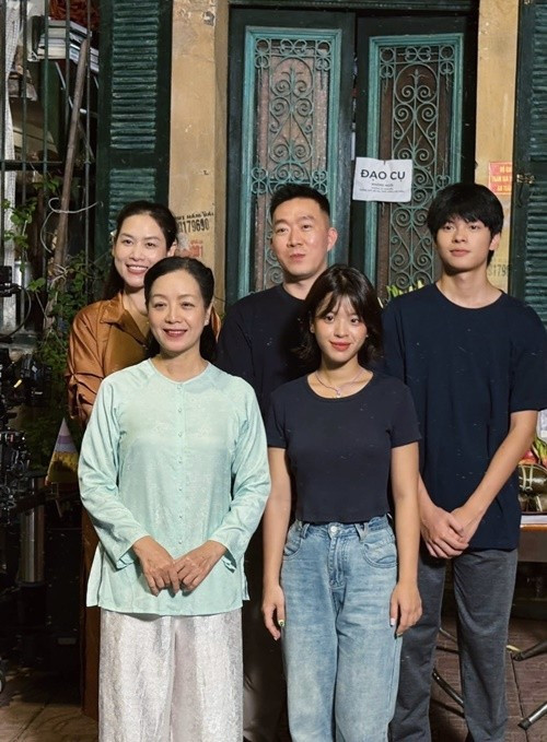 Theo Thế Giới Điện Ảnh, Linh là người bạn hàng xóm thân thiết từ thuở nhỏ của nam chính Tiến (Trần Tú). Ảnh: FB Hồng Khanh.