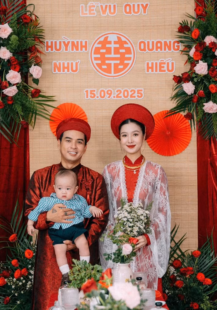 Con trai của Hồ Quang Hiếu và Tuệ Như đáng yêu trong lễ vu quy.