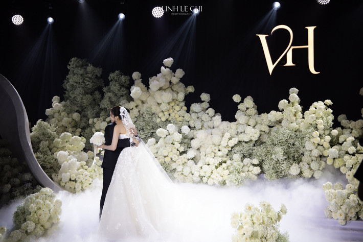 Nàng hậu nhắc đến những người đã ‘ăn cưới online’ .