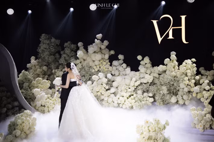 Nàng hậu nhắc đến những người đã ‘ăn cưới online’ .