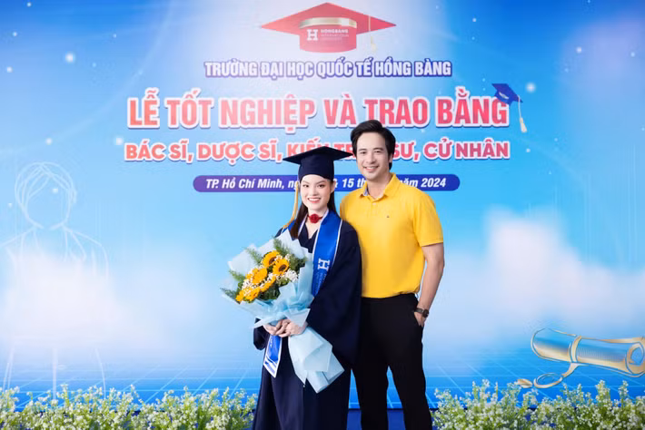 Người đẹp trở thành bác sĩ vào năm 2024.