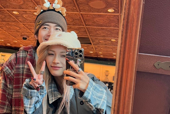 Kể từ khi yêu Quang Đăng, Yee Pink sang Việt Nam sinh sống. Thi thoảng, hot girl người Trung Quốc được bạn trai tháp tùng khi về quê nhà. Ảnh: FB Quang Đăng.