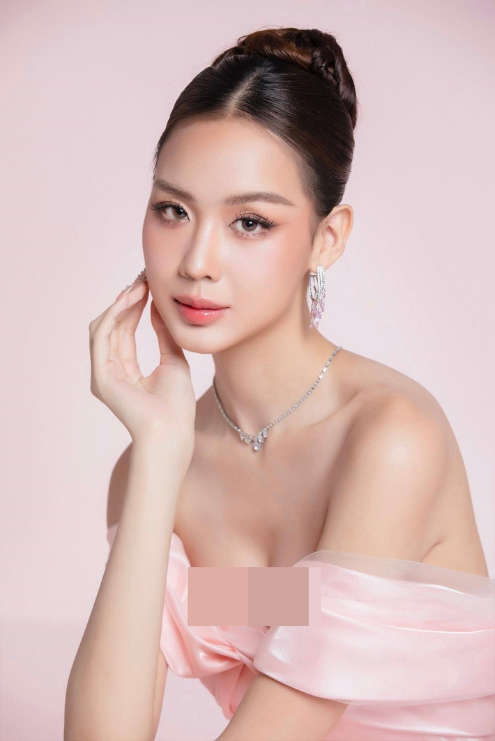Phía ban tổ chức cuộc thi Miss World Vietnam chia sẻ trên fanpage, Bảo Ngọc là một trong các giám khảo của mùa giải năm nay. Ảnh: FB Bảo Ngọc.