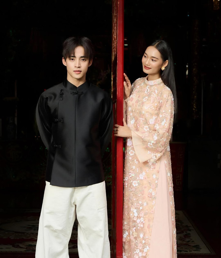 Quỳnh Anh và Neyun công khai hẹn hò vào năm 2025. Theo Znews, Neyun, tên thật Bùi Mạnh Nguyên, sinh năm 1998, là gương mặt nổi bật trong cộng đồng sáng tạo nội dung. Còn Nguyễn Quỳnh Anh đoạt giải Á hậu 1 Miss Universe Vietnam 2024. Ảnh: Instagram Neyun.