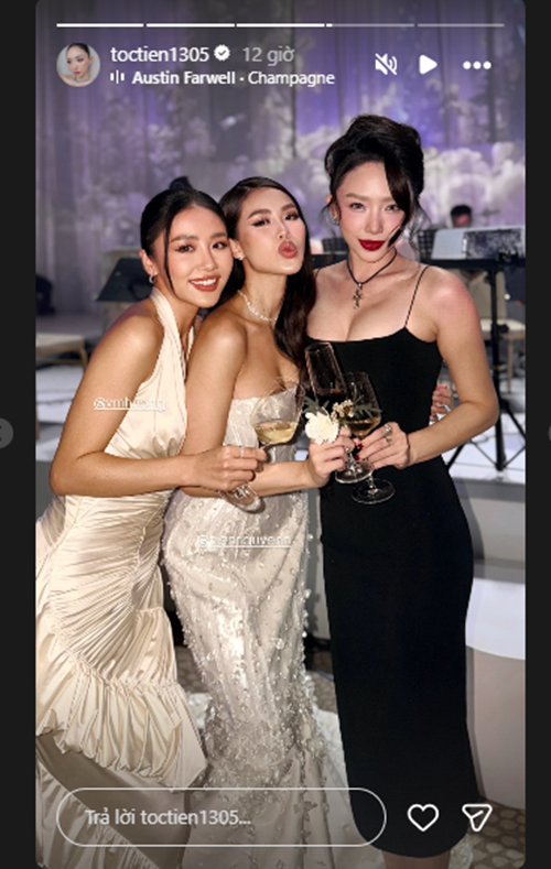 Tóc Tiên diện váy đen gợi cảm, Văn Mai Hương mặc váy trắng khi dự đám cưới Tiên Nguyễn. Trên trang cá nhân, Tóc Tiên bày tỏ, Tiên Nguyễn là cô dâu đẹp nhất. Ảnh: Instagram Tóc Tiên.