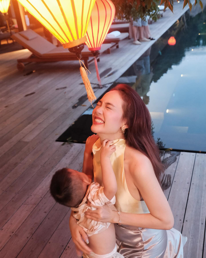 Khi rảnh rỗi, Minh Hằng thường xuyên đưa quý tử đi nghỉ dưỡng sang chảnh. Ảnh: FB Minh Hằng.