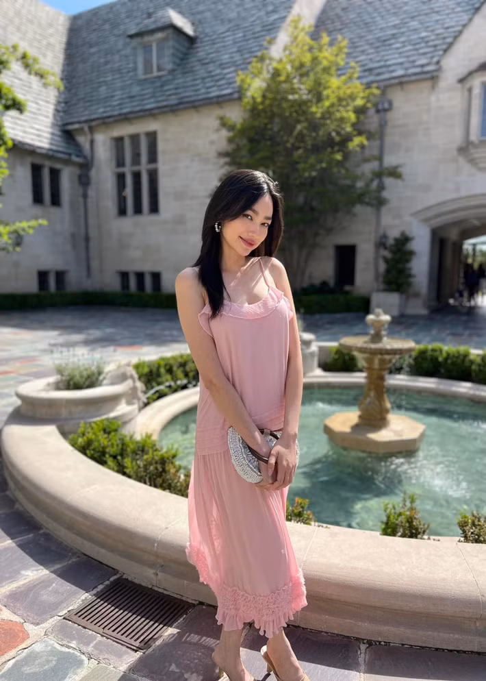 Trúc Diễm sang Mỹ định cư vào năm 2021. Ở xứ người, cô làm người mẫu, diễn viên, MC. Ảnh: FB Trúc Diễm.