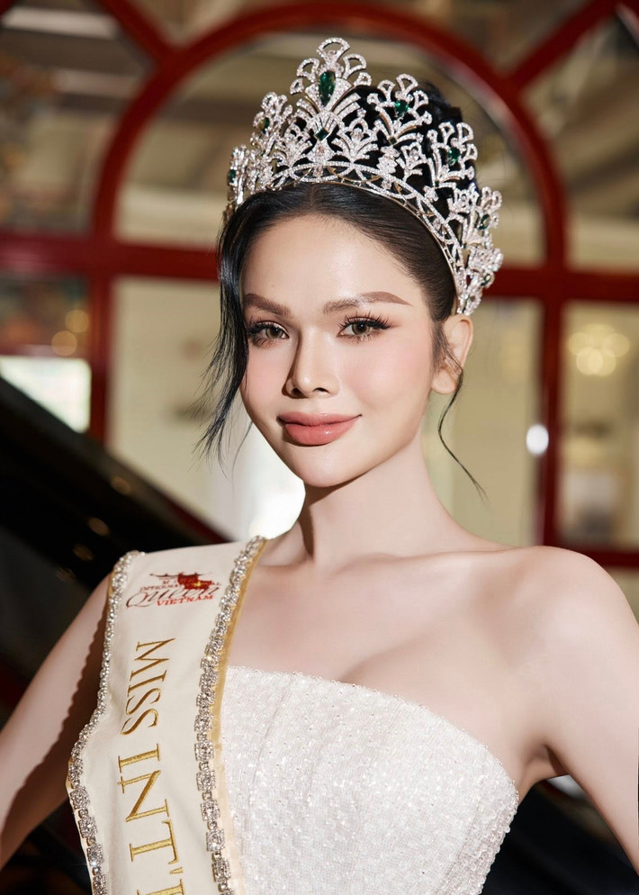 Hoa hậu Chuyển giới Việt Nam 2025 đẹp hút mắt dù ăn mặc gợi cảm hay kín đáo. Ảnh: FB Tâm Như.