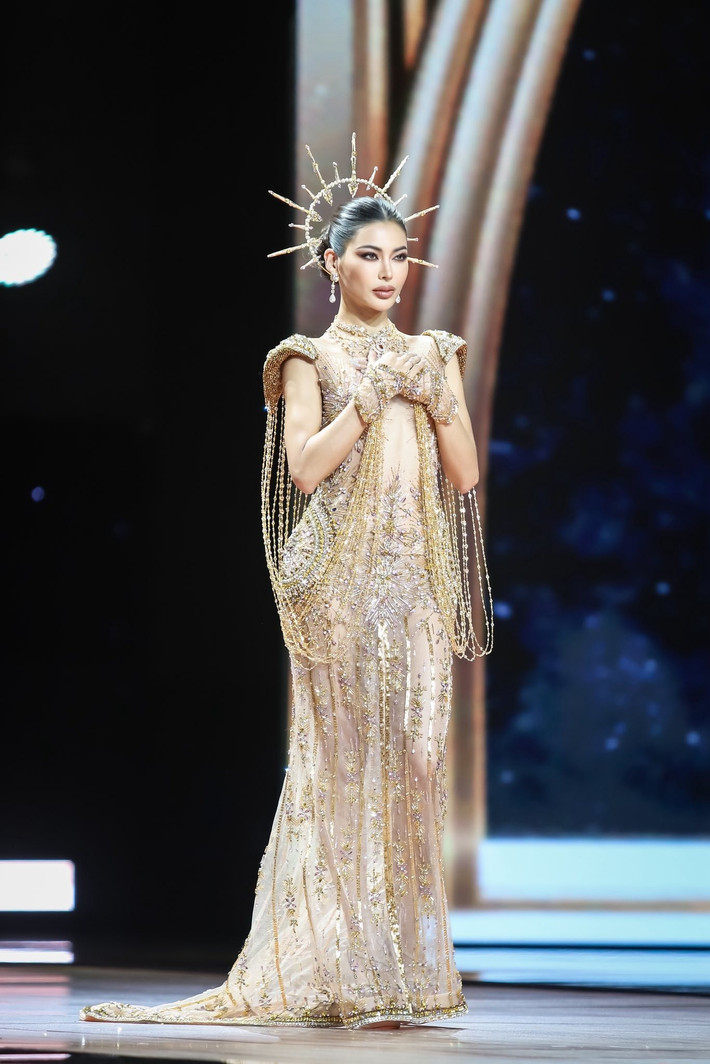 Á hậu 1 Miss Grand International 2025 đẹp tựa nữ thần. Ảnh: FB Sarunrat Puagpipat.