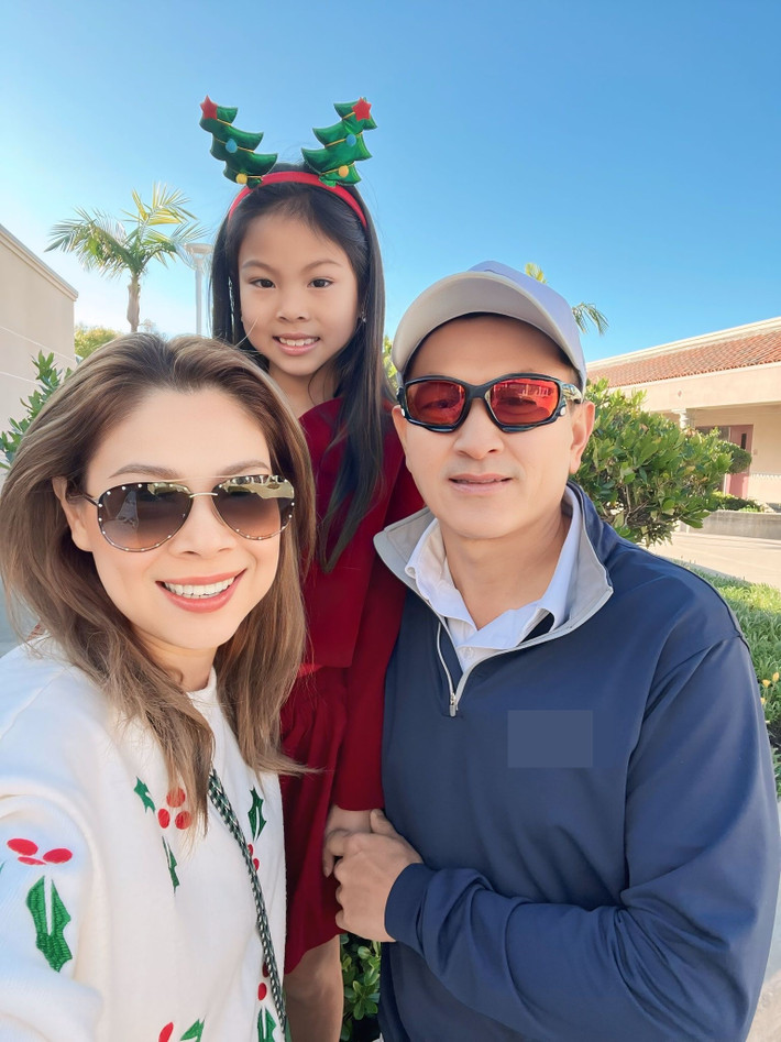 Ca sĩ Thanh Thảo định cư ở Mỹ, thường xuyên về Việt Nam ca hát. Hiện tại, cô có tổ ấm hạnh phúc bên chồng doanh nhân và con gái. Ảnh: FB Thanh Thảo.