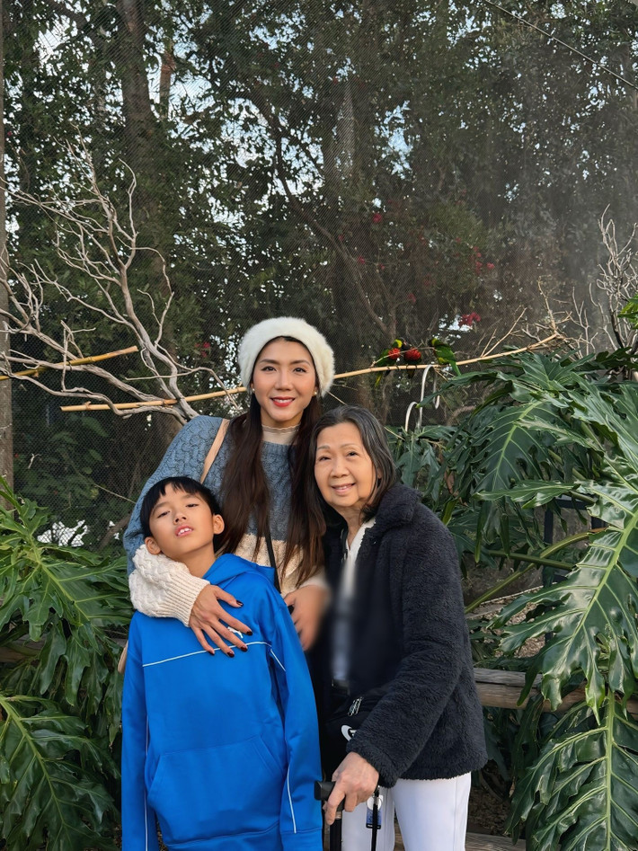 Ngọc Quyên nỗ lực kinh doanh ở Mỹ. Cuối năm 2025, nữ người mẫu đóng cửa công ty về thời trang, mỹ phẩm sau 11 năm. Hiện tại, cô sống cùng mẹ ruột và con trai. Ảnh: FB Ngọc Quyên.