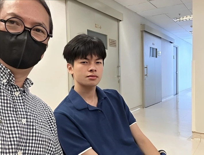 Trần Tú hiện tại điển trai, được nhận xét có nhiều nét giống nghệ sĩ Trần Lực lúc còn trẻ. Ảnh: Znews.