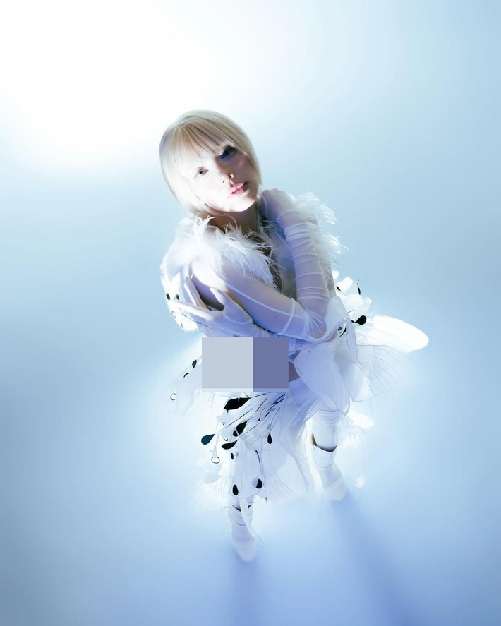 Người hâm mộ nhận xét Minh Hằng đẹp như AI. Ảnh: Instagram Minh Hằng.