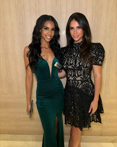 Ở cuộc thi Miss World 2025, Jasmine ghi điểm bởi sự thân thiện. Người đẹp chia sẻ, trong những tuần qua, cô cảm được tình chị em giữa các thí sinh.