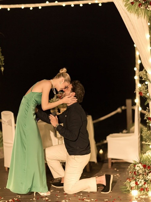 Trong kỳ nghỉ dưỡng mới đây, Inna Moll được bạn trai cầu hôn sau 3 năm gắn bó. Mỹ nhân Chile nhận lời cầu hôn và dành lời ngọt ngào cho nửa kia. Ảnh: Instagram Inna Moll.