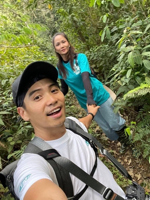 Nam nhiếp ảnh gia và vợ có nhiều sở thích chung như gym, chạy bộ, du lịch. Ảnh: FB Tuấn Khôi.