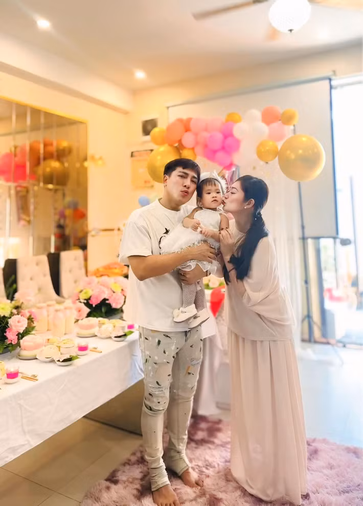 Về nghi vấn tình cảm rạn nứt khi ít lộ diện bên Châu Khải Phong, Thanh Trúc phủ nhận.