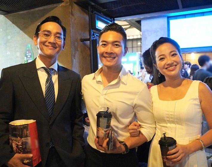 Vợ chồng Quốc Cơ thường xuyên sánh đôi tại các sự kiện.