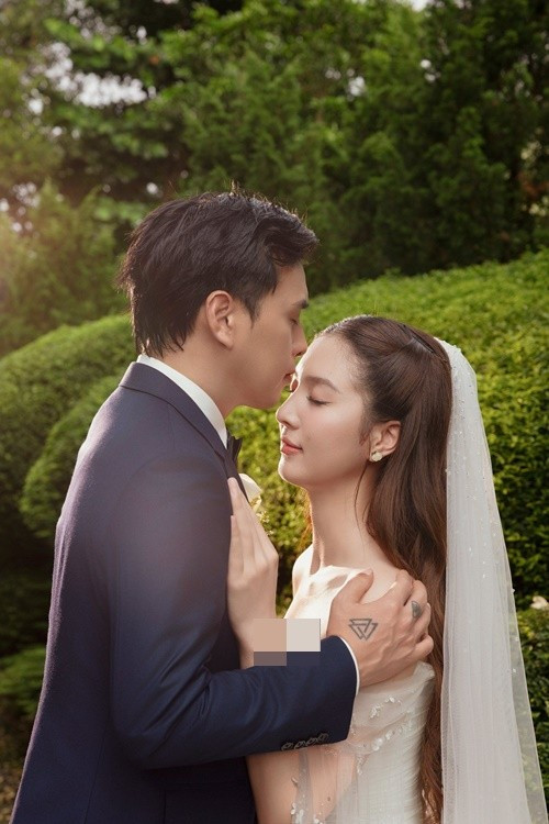 Hồ Quang Hiếu nhắn nhủ vợ: "Ngày đó cũng đã tới, khi cuối cùng em khoác lên mình tà áo cưới và nắm tay anh, đi đến cuối con đường nhiều gian nan". Ảnh: FB Hồ Quang Hiếu.