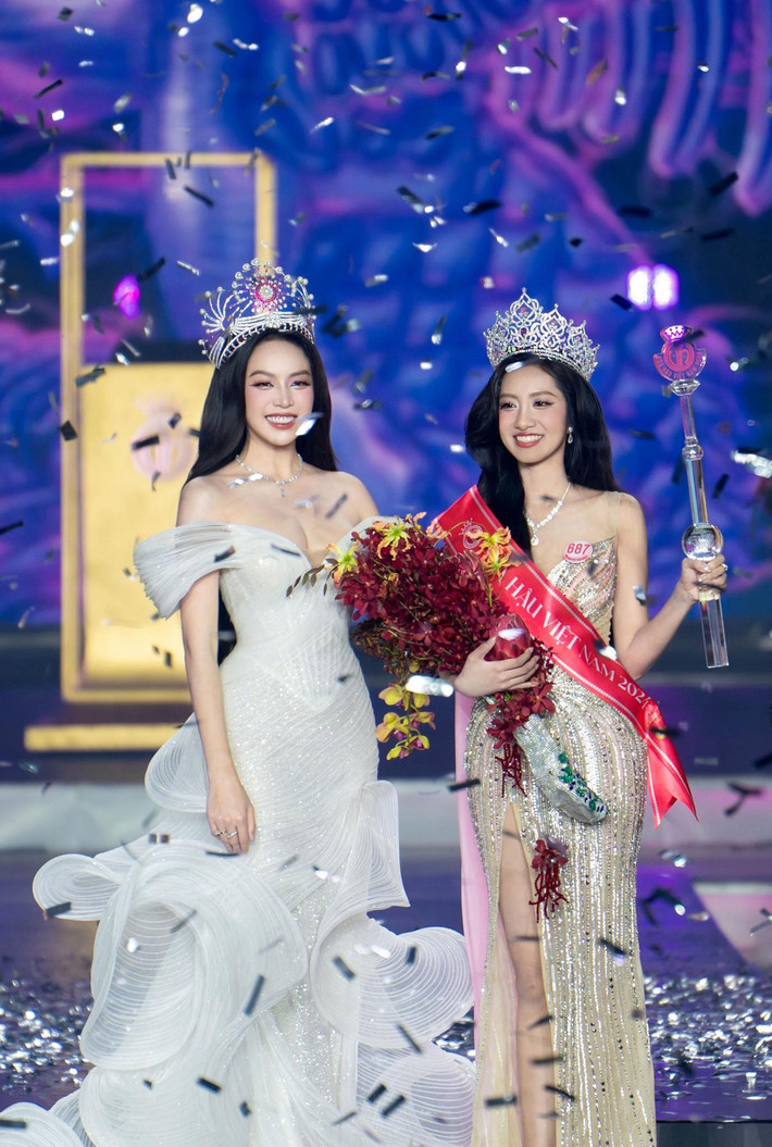 Tháng 6/2025, Thanh Thủy trao vương miện Hoa hậu Việt Nam 2025 cho Hà Trúc Linh.