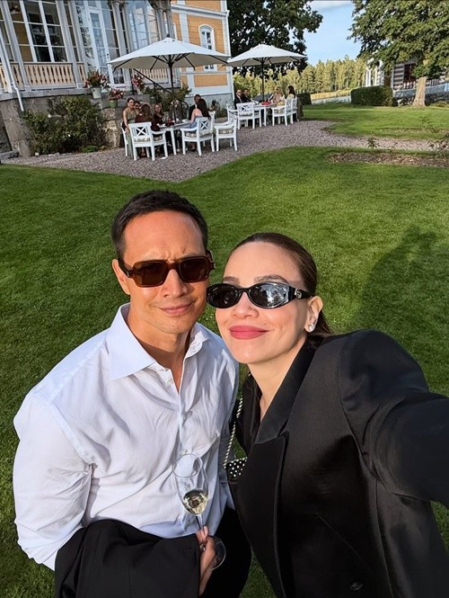 Trên trang cá nhân, Hồ Ngọc Hà chia sẻ loạt ảnh dự đám cưới ở Thuỵ Điển cùng Kim Lý. Ảnh: Instagram Hồ Ngọc Hà.