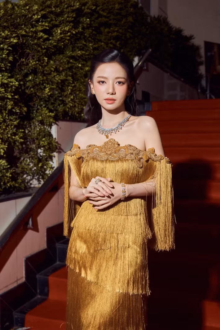 Hạ Anh đang trong quá trình chuẩn bị một vài dự án phim cho năm 2026. Nữ diễn viên vẫn muốn giữ bí mật một chút để khi đến thời điểm thích hợp, khán giả sẽ bất ngờ và hào hứng hơn. Ảnh: FB Lê Hạ Anh.