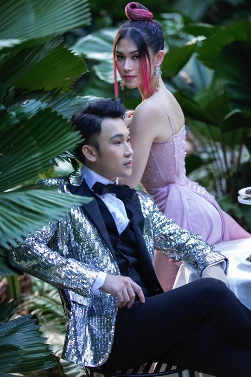 Năm 2019, Dương Triệu Vũ cùng Ngọc Thanh Tâm thực hiện bộ ảnh lấy cảm hứng từ bộ phim Alice ở xứ sở thần tiên. Ảnh: Thế Giới Điện Ảnh.