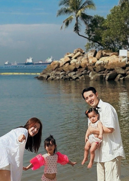 Ông Cao Thắng tập trung kinh doanh nhiều năm qua sau thời gian làm ca sĩ. Ảnh: FB Đông Nhi.