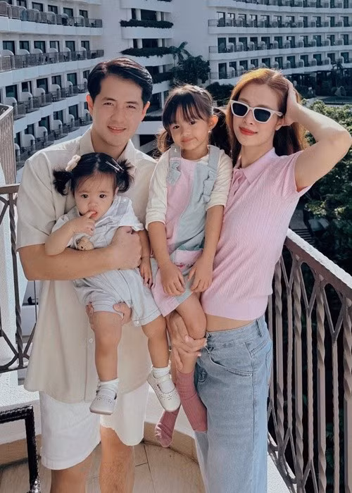 Tổ ấm nhỏ của Đông Nhi và Ông Cao Thắng ngày càng hạnh phúc, được nhiều người ngưỡng mộ. Ảnh: FB Đông Nhi.