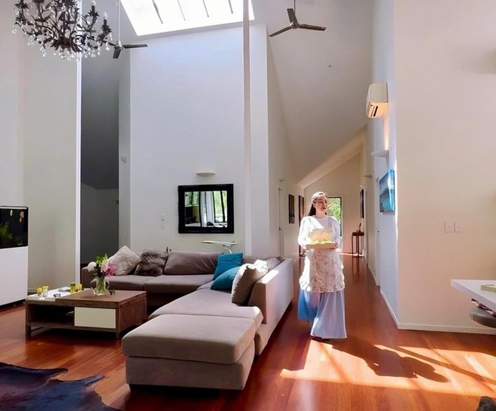 Diễn viên Trương Phương cùng chồng ngoại quốc đang sống ở New Zealand. Mới đây, nữ diễn viên liên tục khoe chồng cô là người tâm lý, chiều chuộng vợ hết mức. Ảnh: FB Trương Phương.