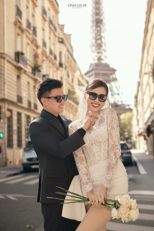 Chia sẻ bộ ảnh cưới, Đỗ Thị Hà viết: "Không cần vội vã….Miễn là mỗi bước đi, đều có nhau". Ảnh: FB Đỗ Thị Hà.