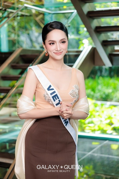 Từ Thái Lan, Hương Giang liên tục cập nhật hình ảnh và thông tin của bản thân. Ảnh: Galaxy Queen.