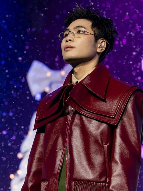 Phúc Du có nhiều sản phẩm thành công như MV Yêu anh đi mẹ anh bán bánh mì (31 triệu lượt xem), Replay trên con Guây (5,2 triệu lượt xem).