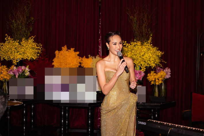 Nữ MC từng quyết định gác lại công việc để sang Thái Lan học khóa nâng cao kỹ năng thuyết trình, giao tiếp, ngôn ngữ hình thể, biểu cảm gương mặt, cách đi đứng.