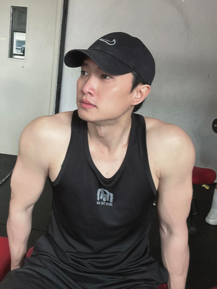 “Nếu tôi có người yêu, cô ấy muốn công khai cũng được nếu chịu được áp lực dư luận, chứ tôi không hề giấu diếm”, nam diễn viên chia sẻ. Ảnh: FB Quốc Trường.