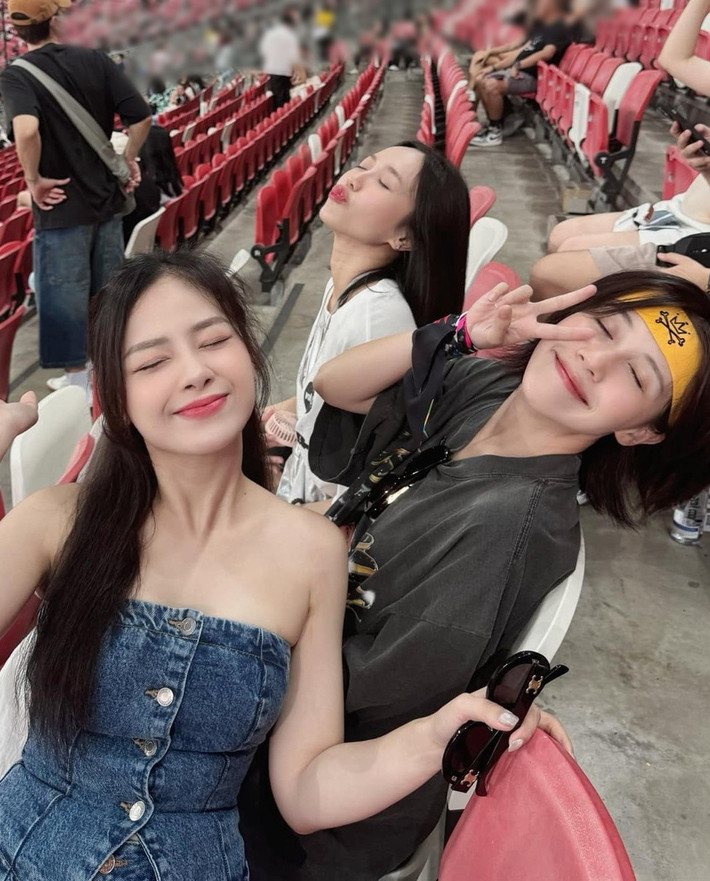 Lý giải về cái tên XYNTRA, Diệu Nhi hài hước chia sẻ đã nhờ chat GPT kết hợp X (bí ẩn) và Intra (gợi sự sâu sắc). Cuối cùng một cái tên nghe lạ lẫm thú vị ra đời. Ảnh: FB Dương Hoàng Yến.