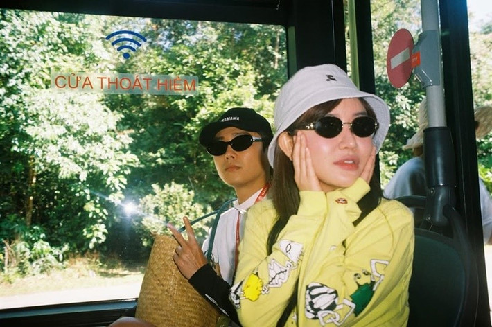 Tháng 1/2026, trên Instagram cá nhân, Tăng Duy Tân đăng ảnh chụp cùng Bích Phương trong chuyến nghỉ dưỡng ở biển. Cả hai xuất hiện với vẻ ngoài thoải mái, rạng rỡ. Ảnh: Instagram Tăng Duy Tân.