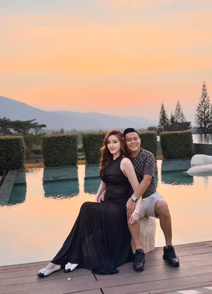 "Phú bà" Bảo Thy kết hôn với doanh nhân Phan Lĩnh. Sau khi lập gia đình, nữ ca sĩ có cuộc sống vô cùng xa hoa. Ảnh: FB Bảo Thy.