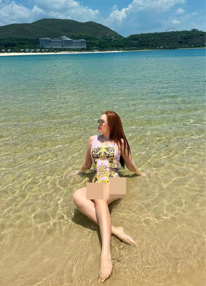 Sau 1 lần sinh nở, "công chúa bong bóng" vẫn giữ được nét trẻ trung, gợi cảm. Ảnh: FB Bảo Thy.