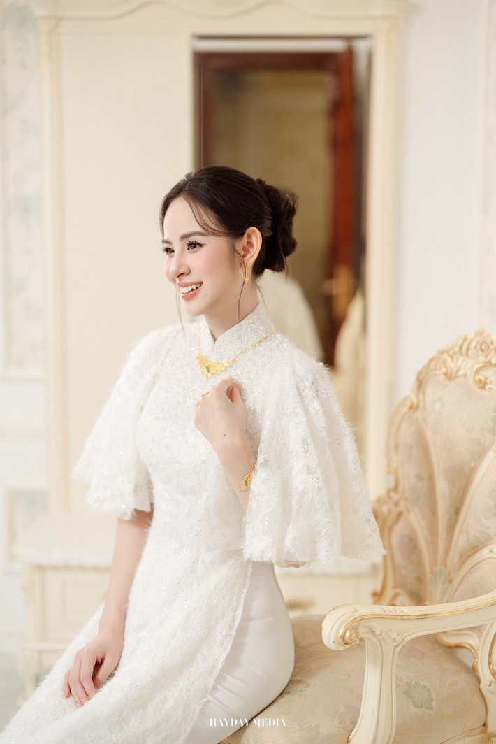 Hương Liên viết trên trang cá nhân: "Chỉ chờ người qua là tròn chữ nhà". Ảnh: Hayday Media.