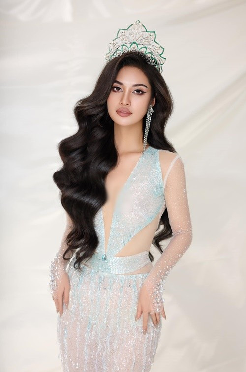 Vì chuẩn bị kết hôn, Nông Thúy Hằng rút khỏi cuộc thi Miss Cosmo Vietnam 2025.