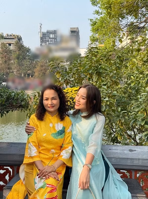 Kỳ Duyên hé lộ, cô từng không tìm được tiếng nói chung với gia đình. “Tôi khao khát thể hiện cá tính, còn bố mẹ lo lắng, ngăn cản vì sợ tôi bị trượt xa”, người đẹp bày tỏ. Ảnh: FB Kỳ Duyên.