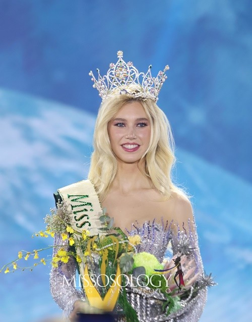 Theo tờ Philstar Life, trước chung kết Miss Earth 2025, Natalie được đánh giá cao nhờ phong độ ổn định. Cô dẫn đầu phần thi Tài năng ở cuộc thi. Ảnh: Missosology.